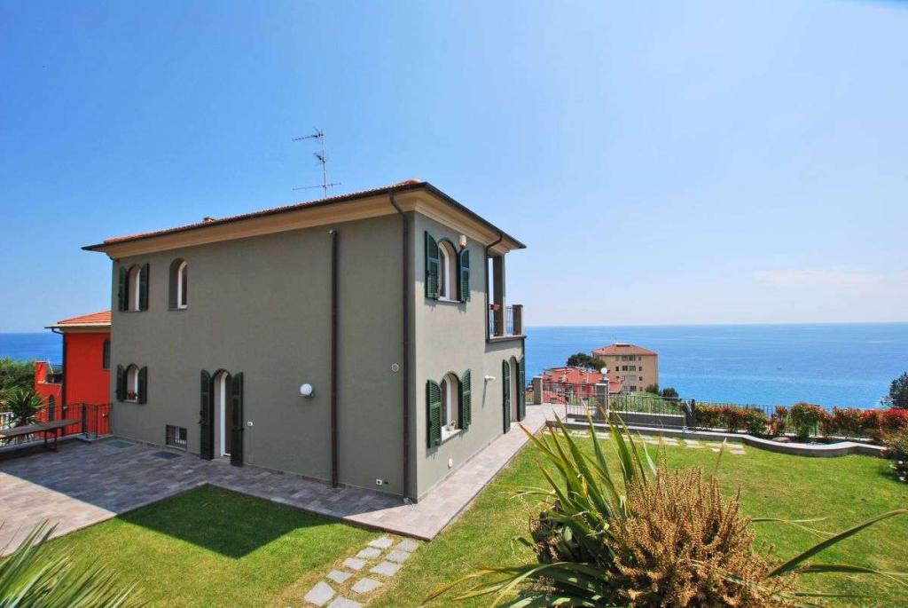 3 bedroom villa for sale in Liguria, Imperia, Imperia, Italy