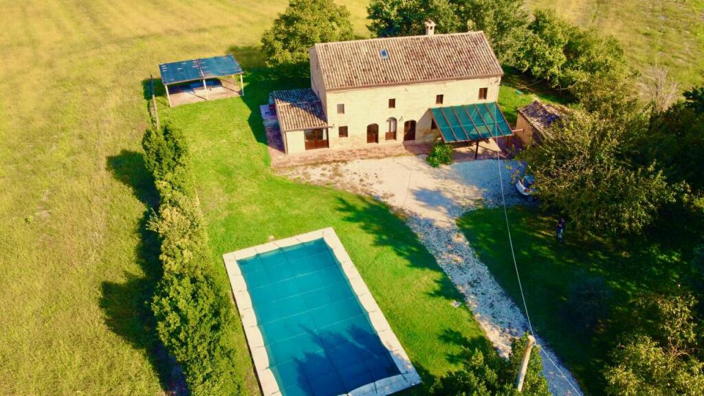 Charming 6 Bedroom Italian Farmhouse in Le Marche w.. Homestra
