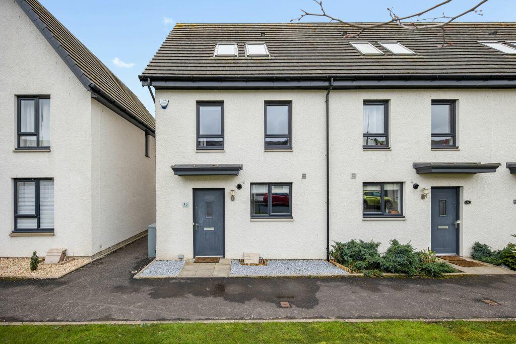 3 bedroom town house for sale in 15 Craw Yard Drive, South Gyle, Edinburgh, EH12 9LU, EH12