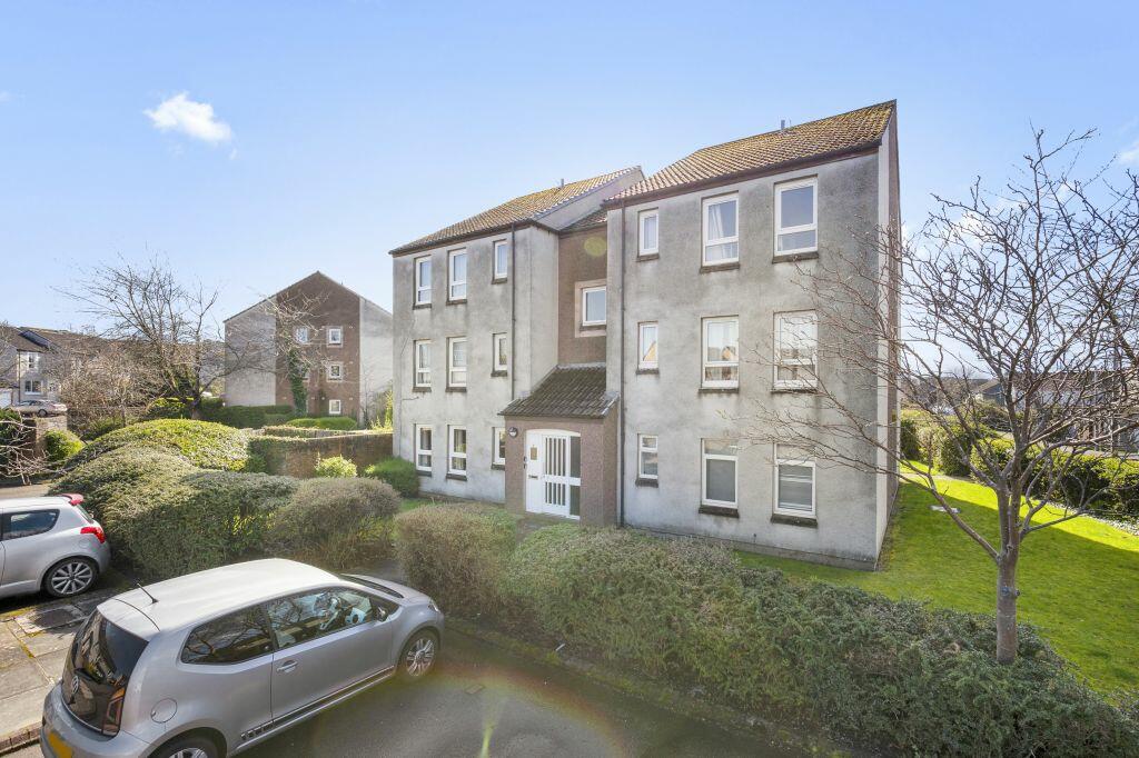 Studio flat for sale in 1/1 Fauldburn Park, East Craigs, Edinburgh