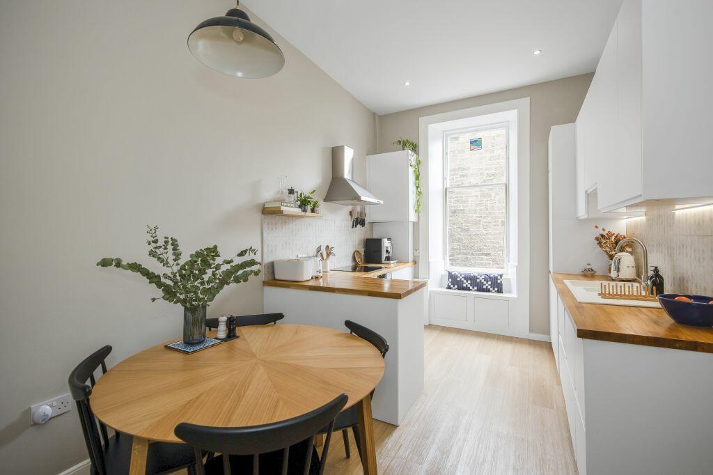 2 bedroom flat for sale in 19 (1F2), Leamington Terrace, Bruntsfield