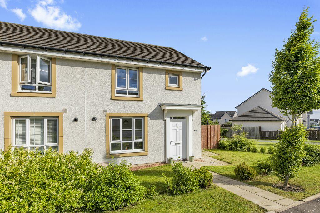 3 bedroom semidetached house for sale in 19 Clippens Drive