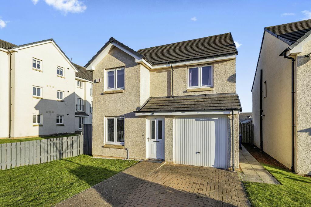 4 bedroom detached house