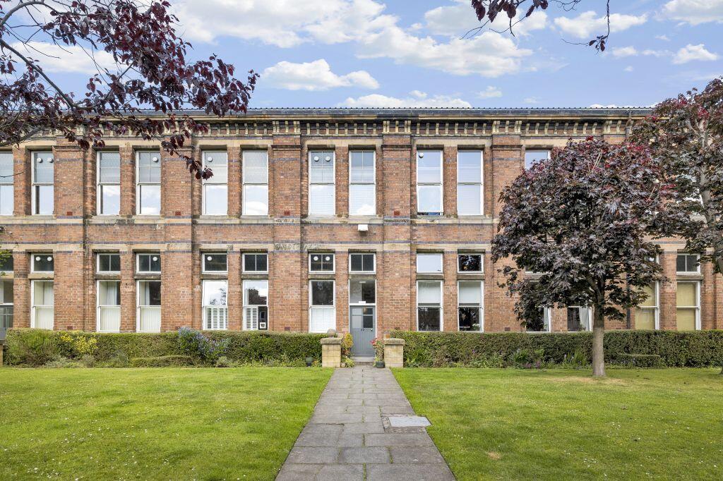 Main image of property: 23/4 Edina Place, Leith, Edinburgh, EH7 5RN