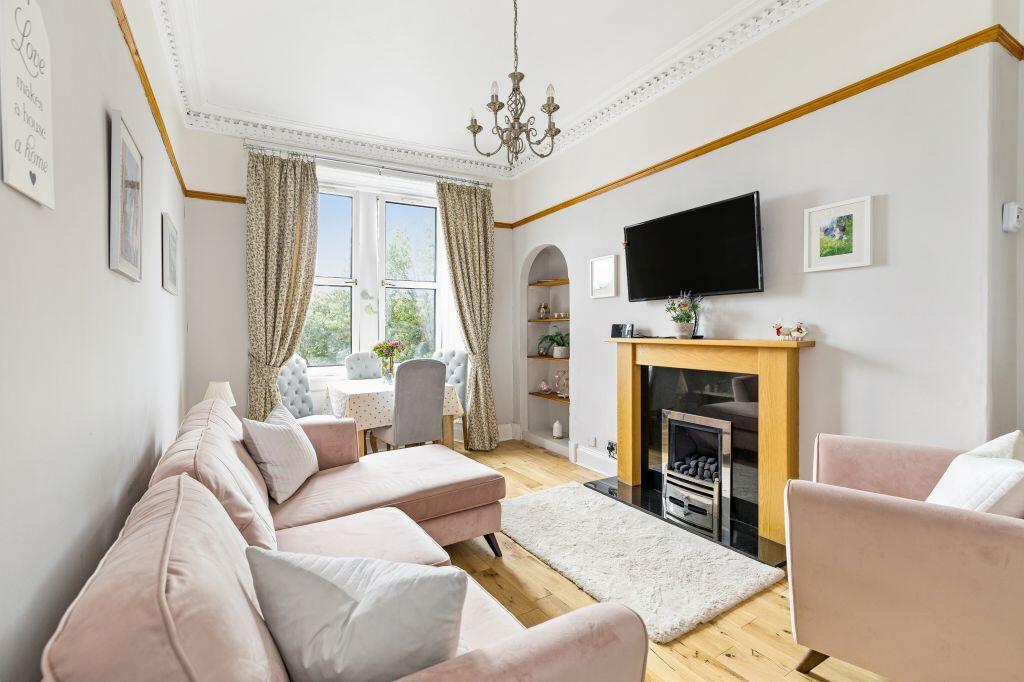 Main image of property: 8/7 Kings Road, Portobello, Edinburgh, EH15 1EA