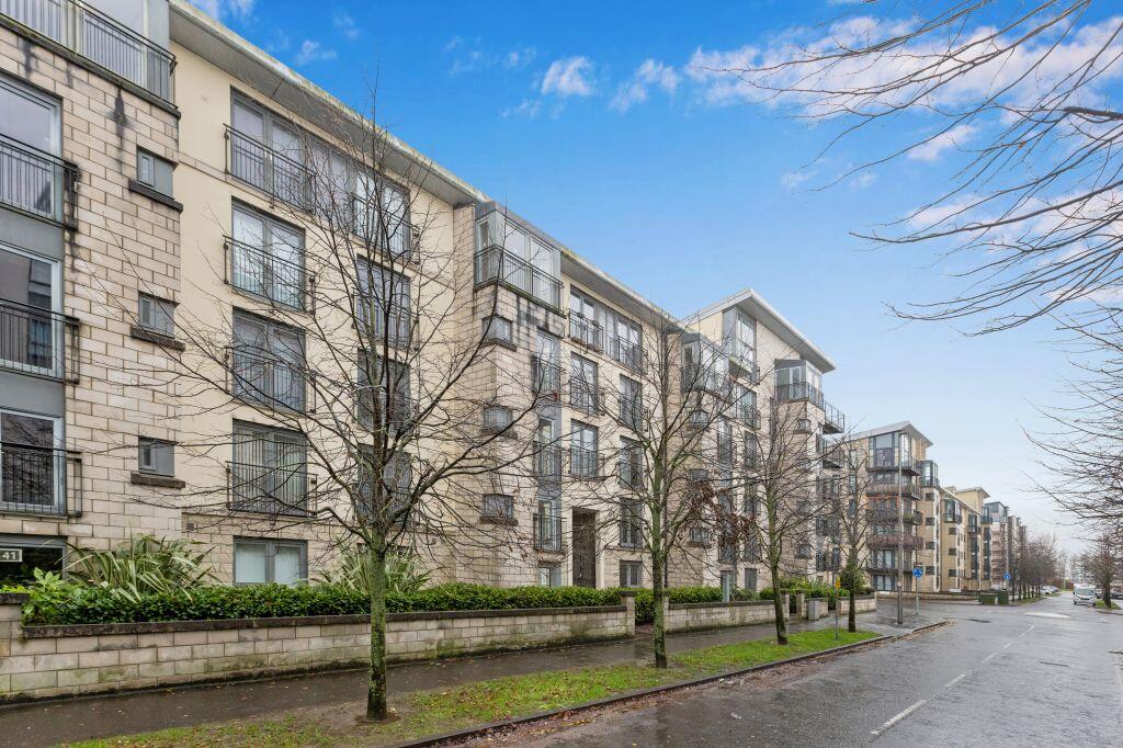 Main image of property: 43/1 Waterfront Park, Granton, Edinburgh, EH5 1EZ
