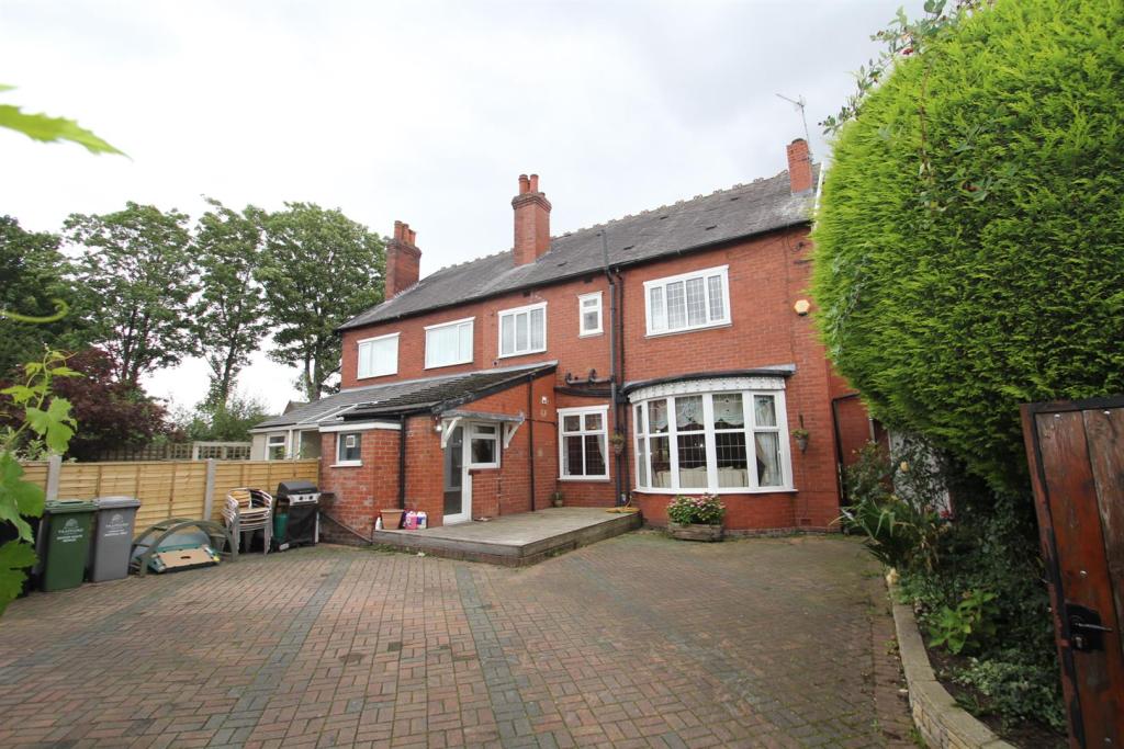 4 bedroom semidetached house for sale in Chester Road, Stretford