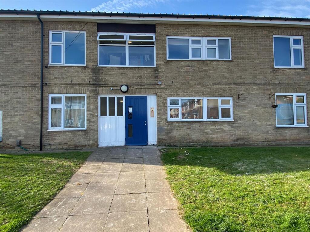 Main image of property: Lyndale Road, Coventry, CV5 8AT