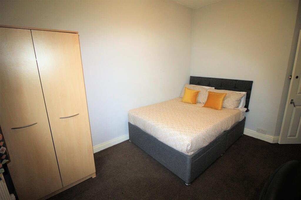 Main image of property: Room 5, St Michaels Road, Stoke, Coventry, CV2 4EL