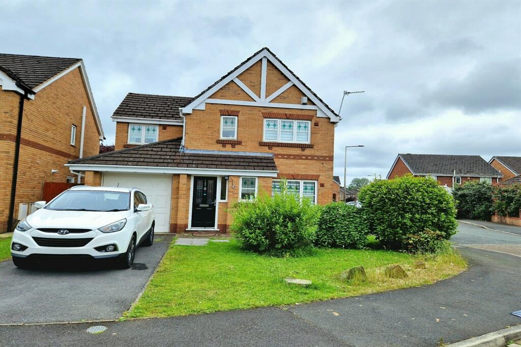 4 bedroom detached house for rent in Lavington Avenue, Cheadle, SK8