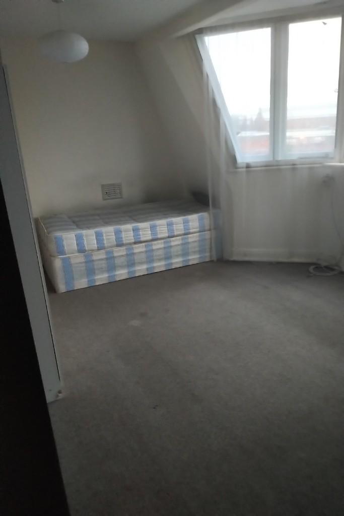 3 Bedroom Houses To Rent In North Finchley Onthemarket