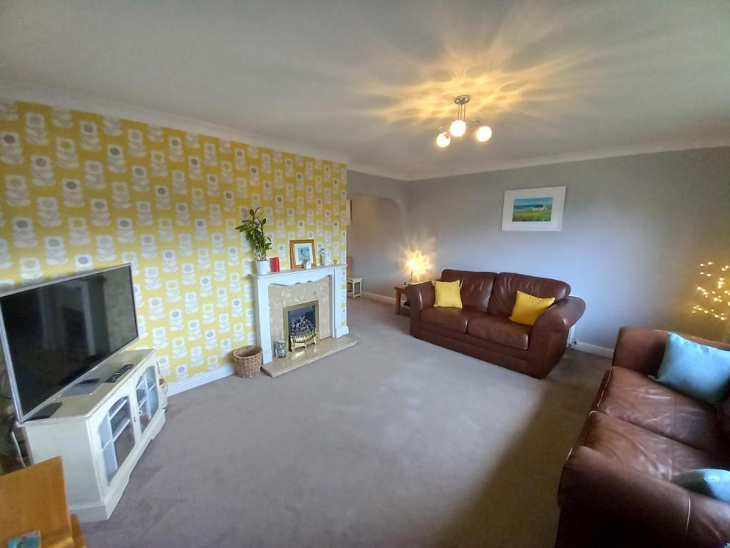 3 bedroom semidetached house for sale in Bangor, Gwynedd, LL57