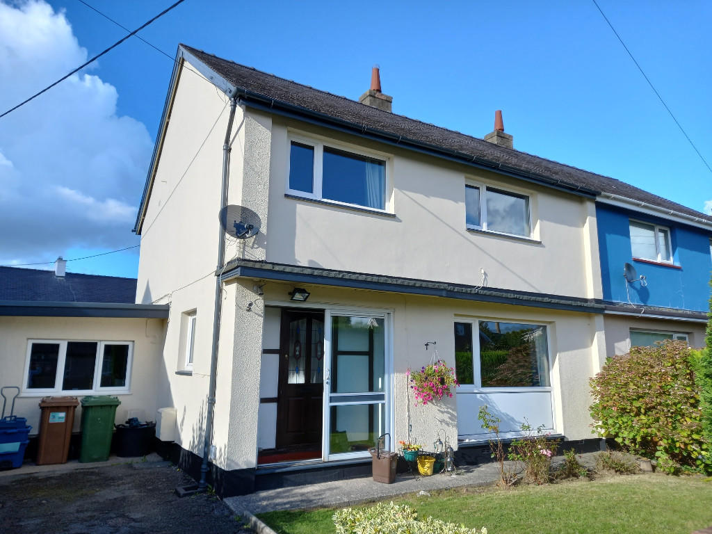 3 bedroom semidetached house for sale in Bangor, Gwynedd, LL57