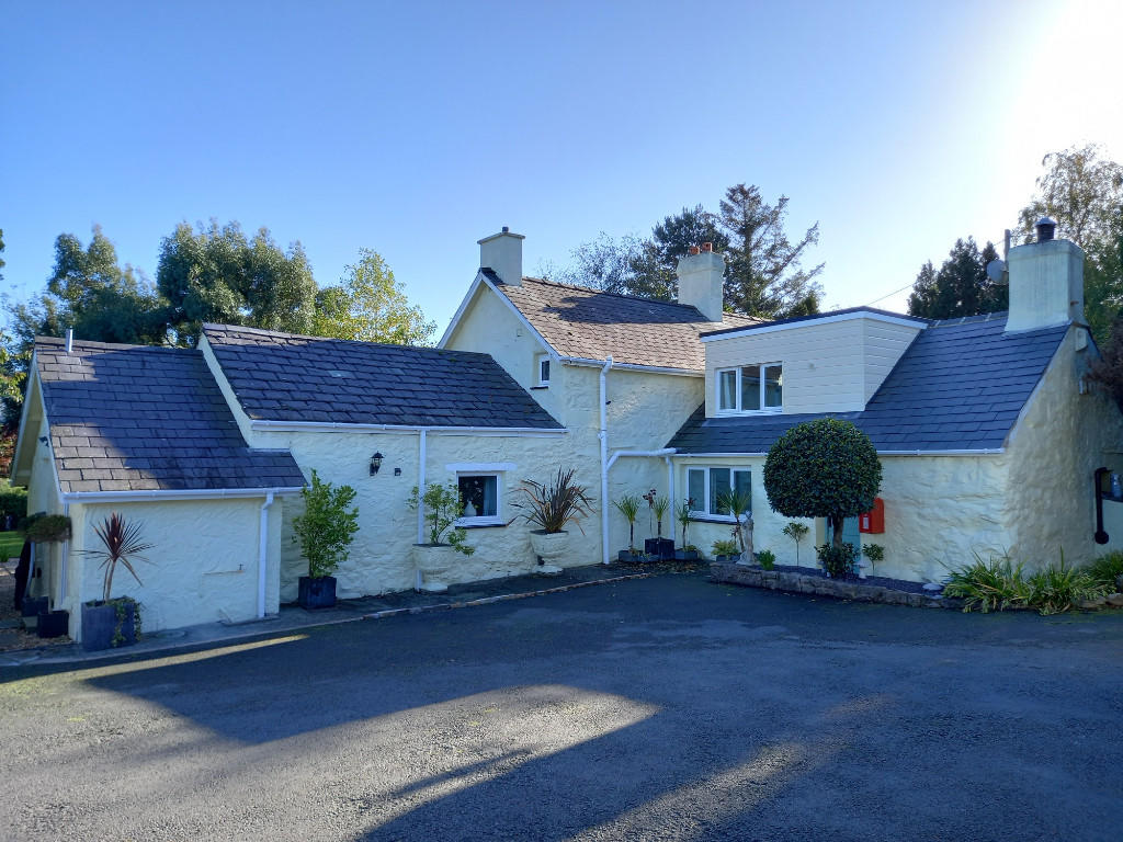 4 bedroom detached house for sale in Llandygai, Bangor, Gwynedd, LL57