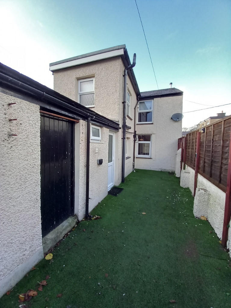 3 bedroom end of terrace house for sale in Llanberis, LL55
