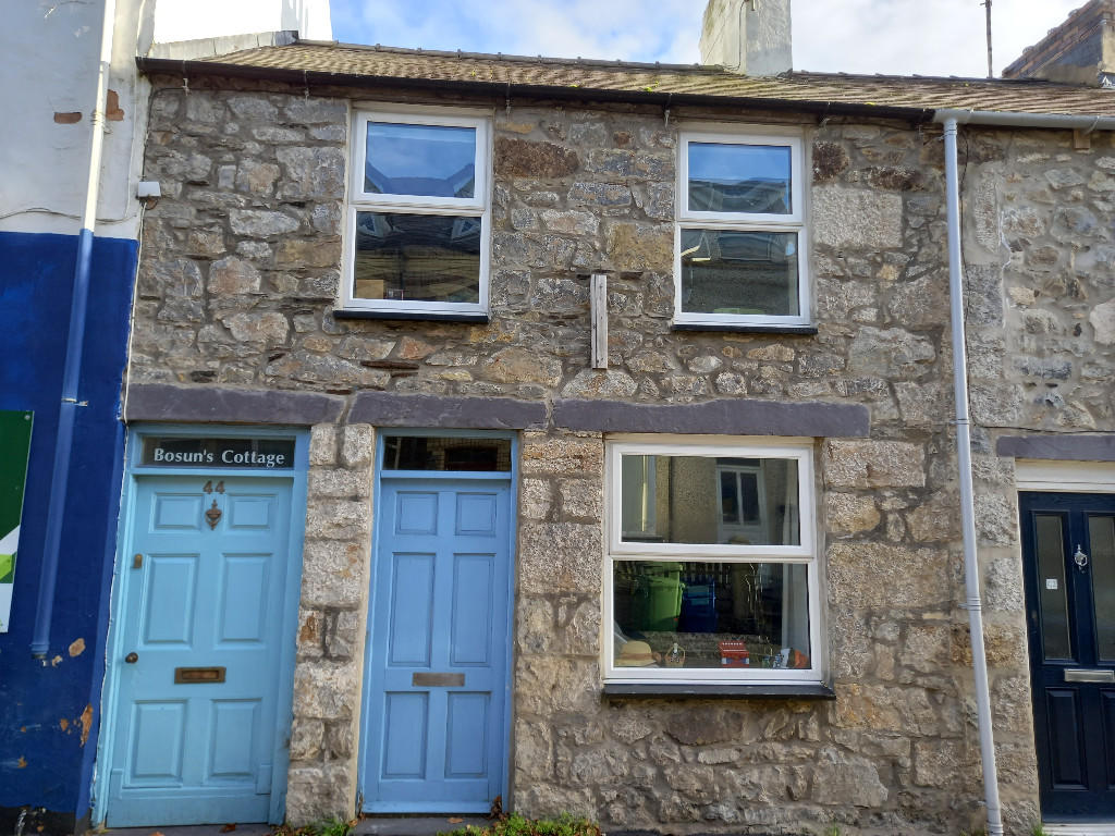 3 bedroom terraced house for sale in Garth Road, Bangor, Gwynedd, LL57