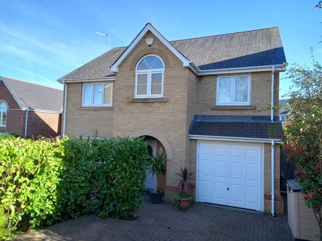 4 bedroom detached house for sale in Llys Adda, Bangor, Gwynedd, LL57