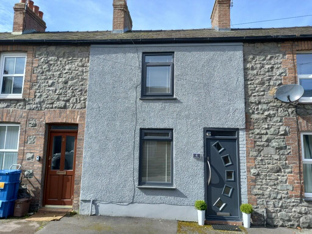 2 bedroom terraced house for sale in Bangor, Gwynedd, LL57