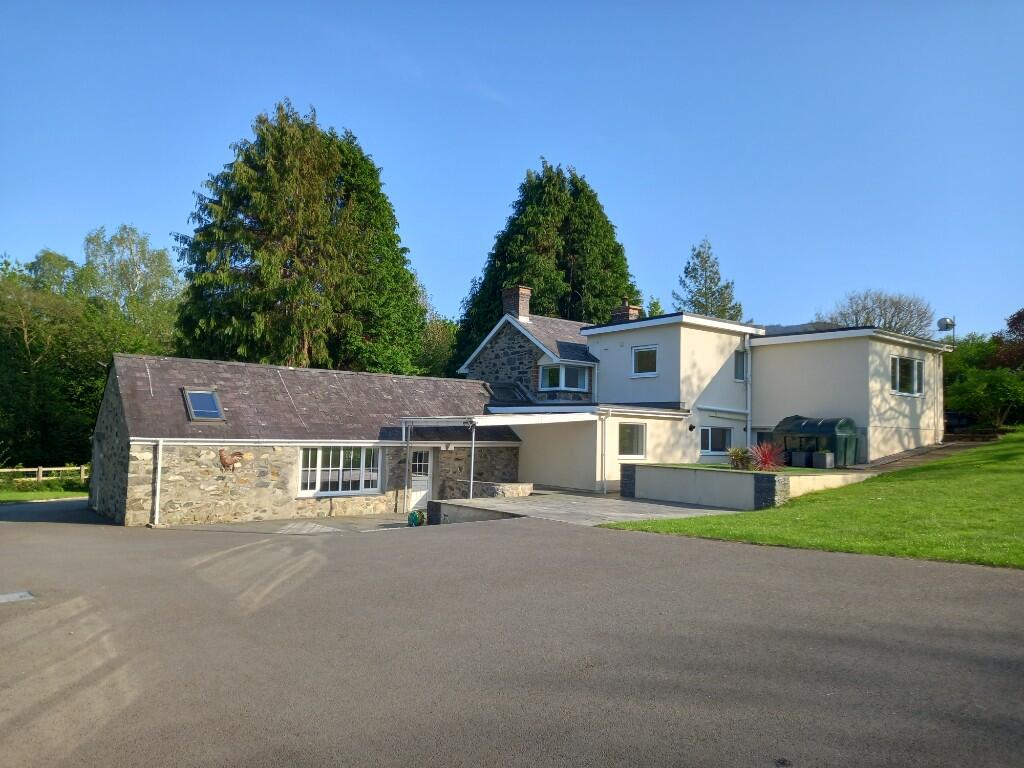 Main image of property: Tregarth, LL57