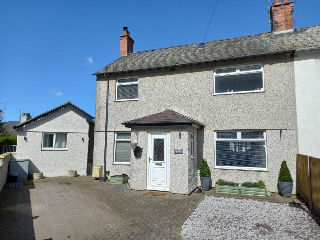 4 bedroom semi-detached house