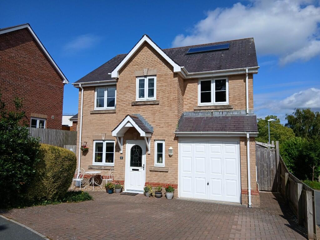 Main image of property: Bangor, Gwynedd, LL57