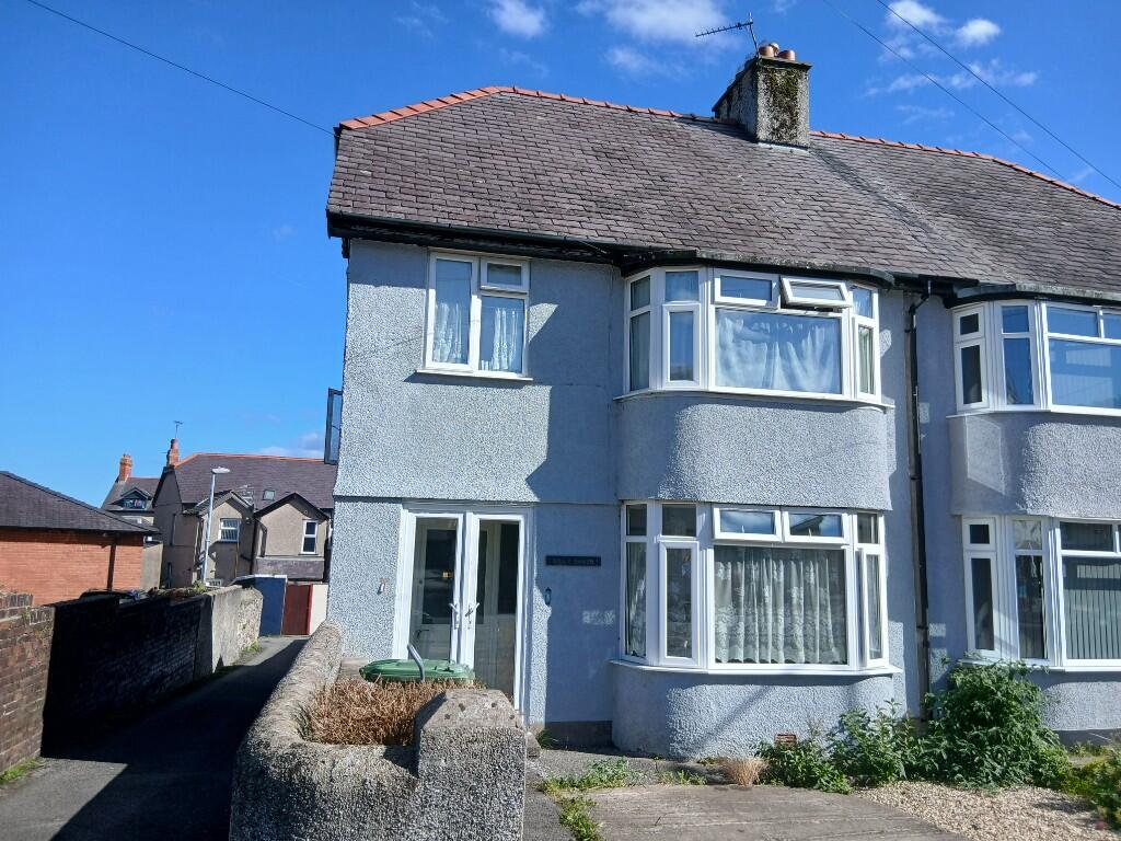 Main image of property: Bangor, Gwynedd, LL57