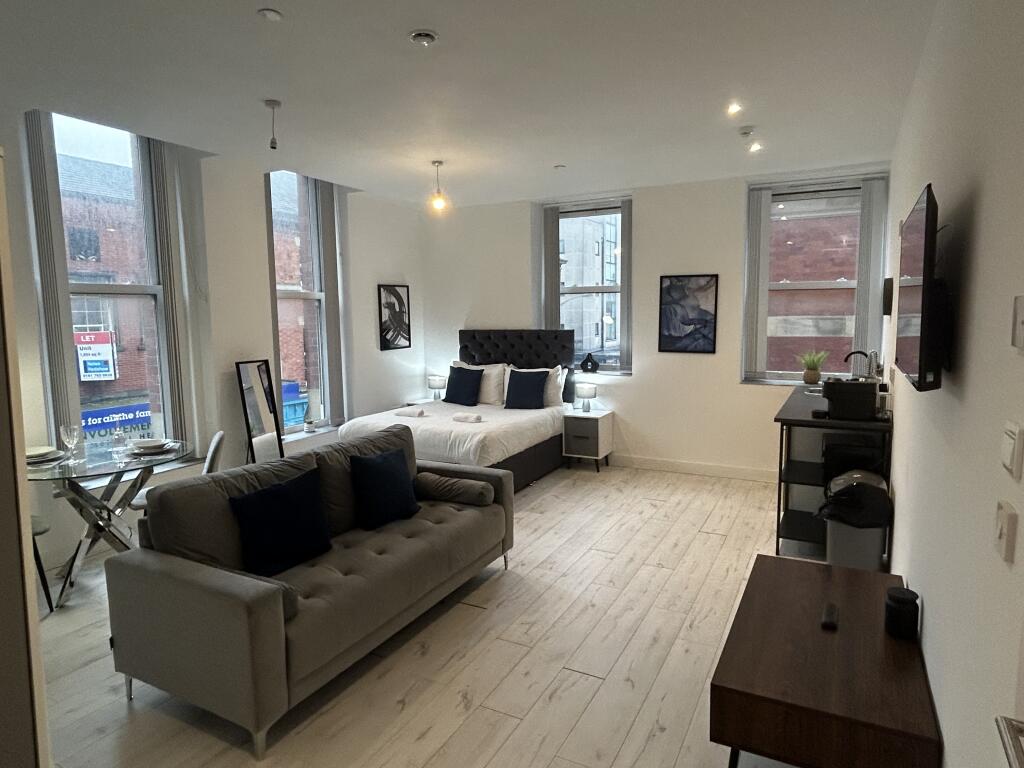 Main image of property: Flat 21, 21 Silver Street