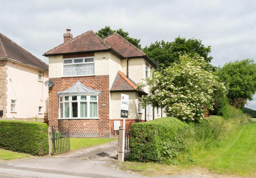 3 bedroom detached house for sale in Nethermoor Road, Wingerworth, S42