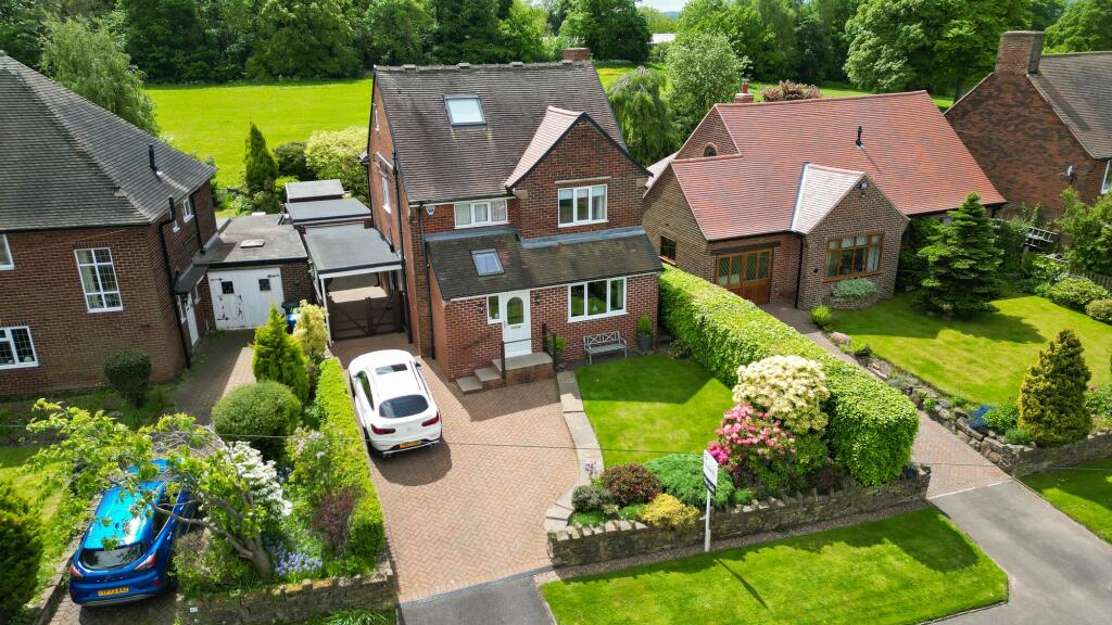 4 bedroom detached house for sale in Paxton Road, Chesterfield, S41
