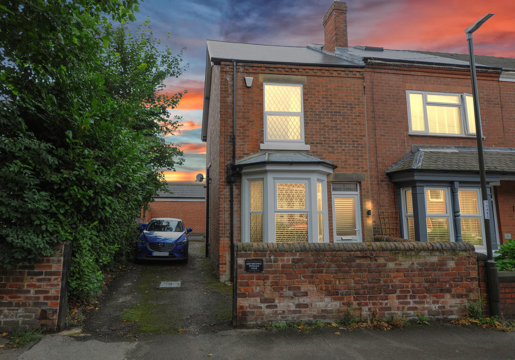 2 bedroom end of terrace house for sale in Kent Street, Hasland
