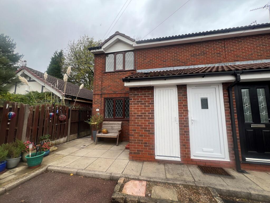 Main image of property: Kershaw Grove, Audenshaw, M34