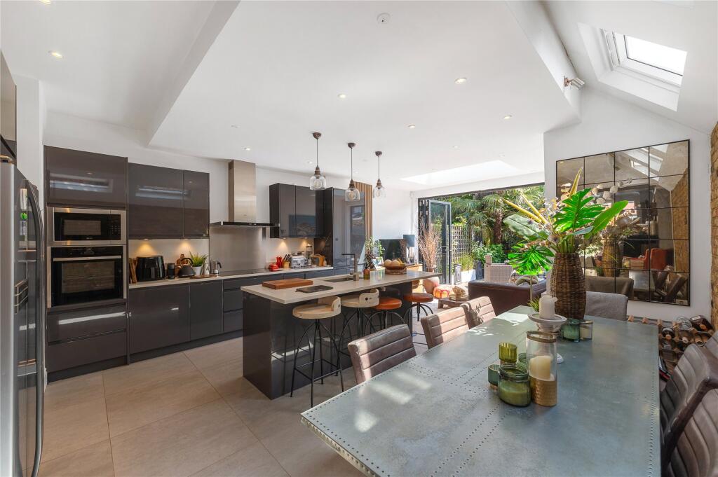 Main image of property: Stroud Road, Southfields, London, SW19