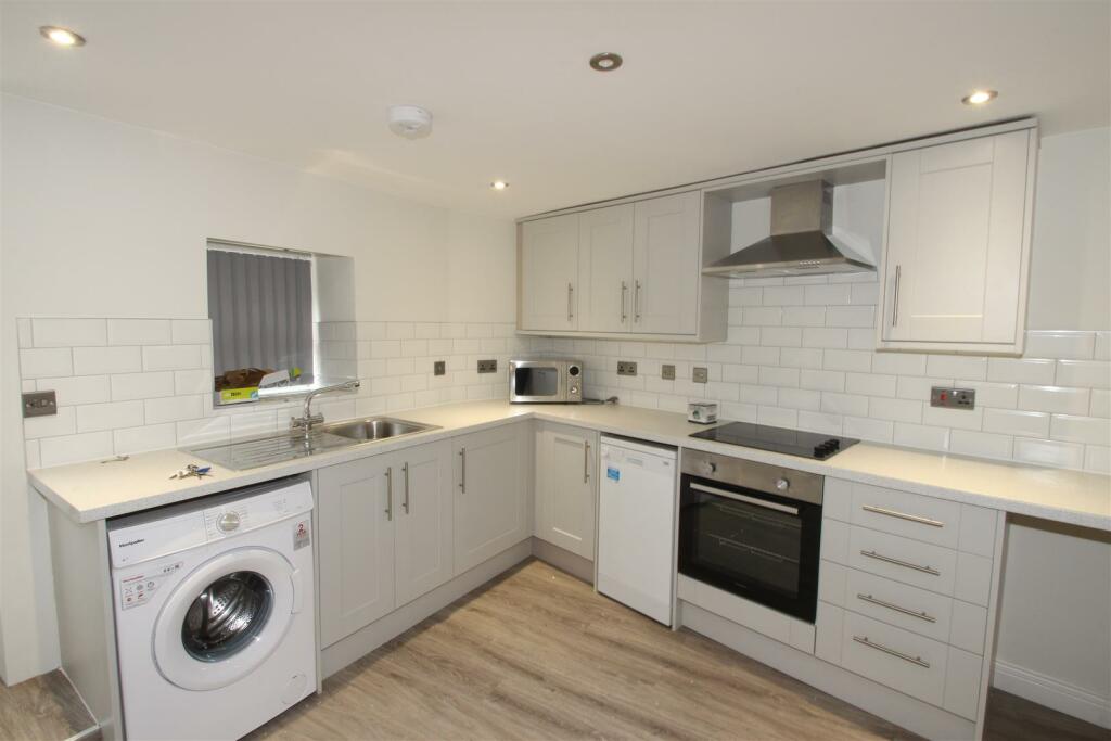 Main image of property: 71a Marlborough Road, Broomhill, Sheffield