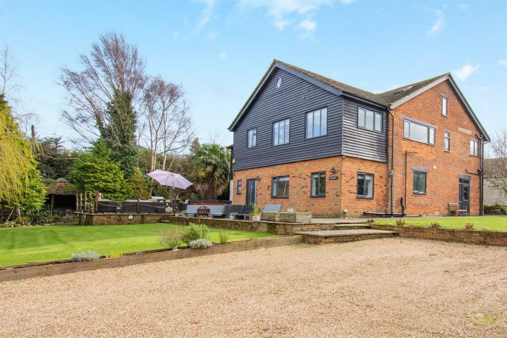 6 bedroom detached house for sale in Stunning 5,100+ Sq/Ft Residence - East Malling, ME19