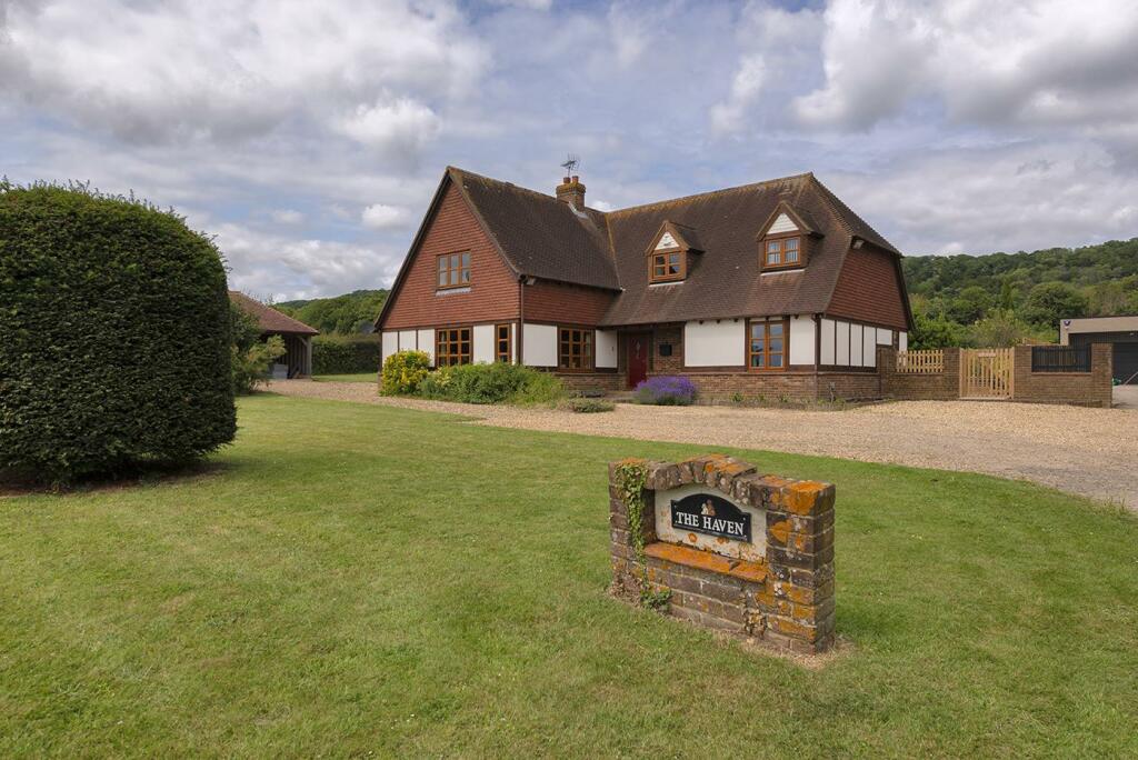 Main image of property: Relax Semi-Rural Haven - Boxley