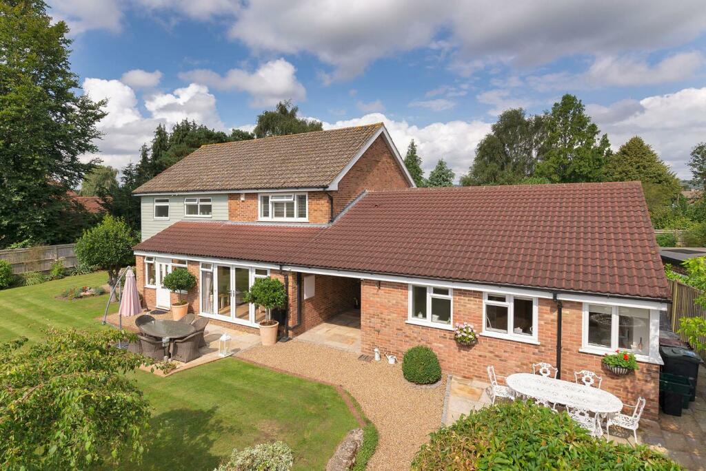 4 bedroom detached house for sale in Stunning Home With Annex - Offham ...