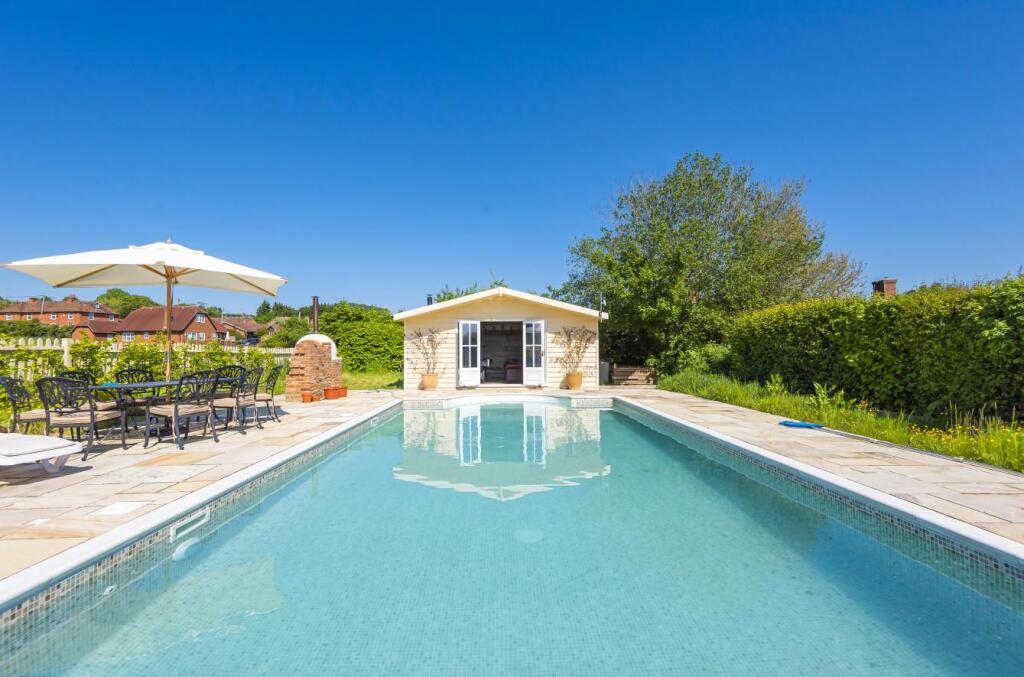 Main image of property: Luxurious Country Cottage - Ulcombe