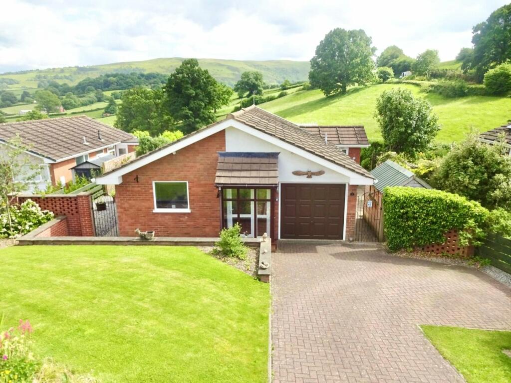 2 bedroom bungalow for sale in Hill View Estate, Brecon Road, Builth Wells, Powys, LD2
