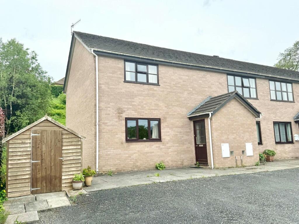 2 bedroom apartment for sale in Oakwood Close, Builth Wells, Powys, LD2