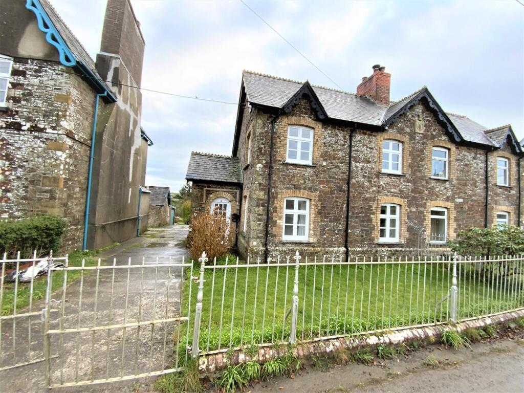 Main image of property: 3 Bedroom Character Property to rent in St. Giles, Torrington
