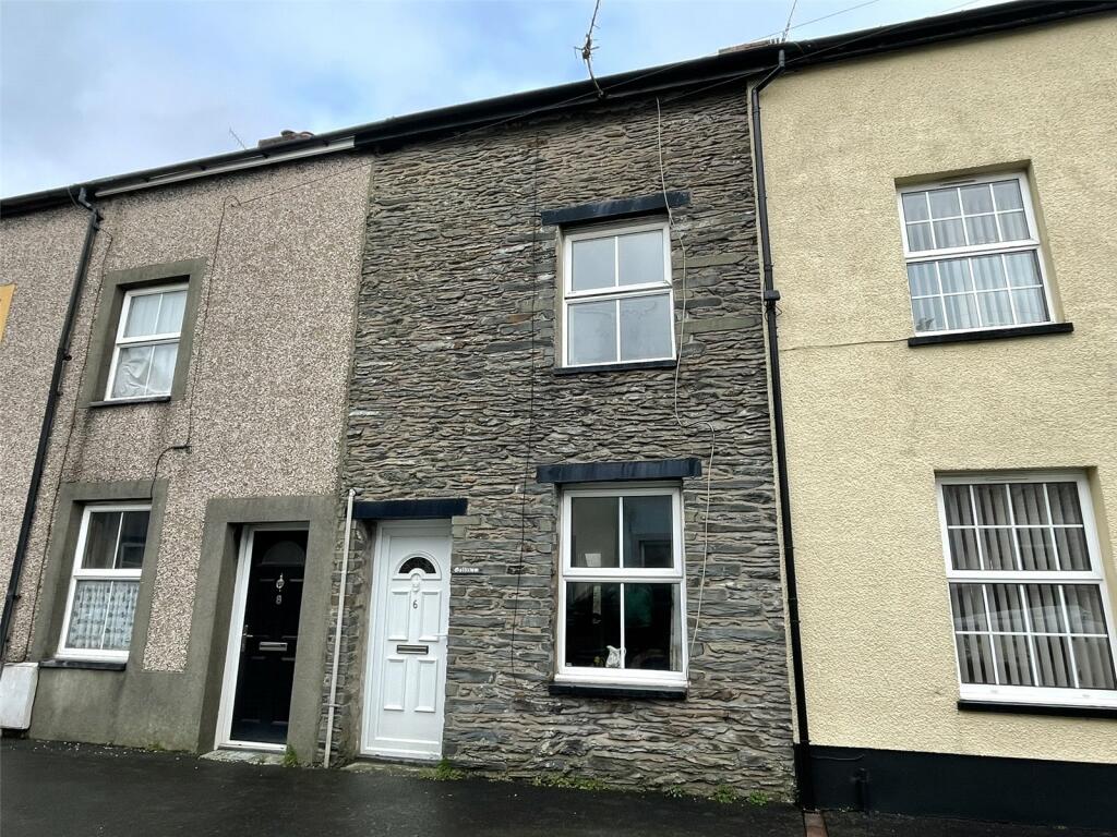 3 bedroom terraced house for sale in Heol Iorwerth, Machynlleth, Powys