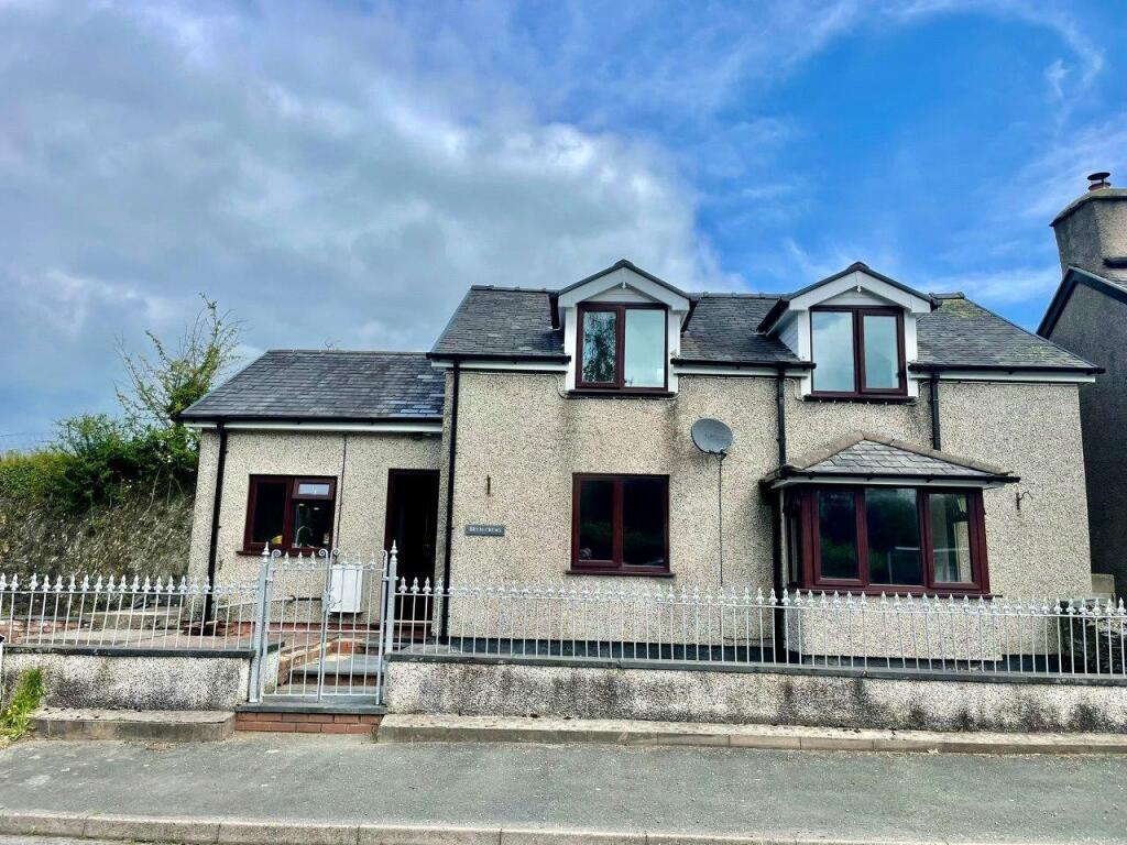 2 bedroom detached house for sale in Penegoes, Machynlleth, Powys, SY20