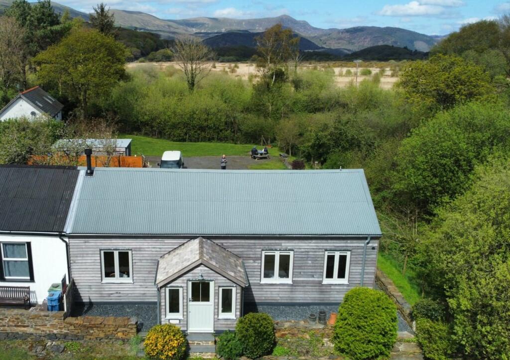 1 bedroom bungalow for sale in Ty Bach Twt, Arthog, Gwynedd, LL39