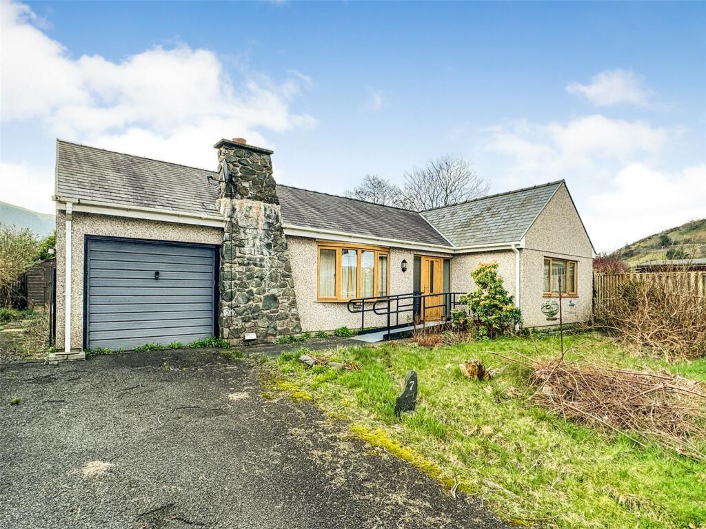 3 bedroom bungalow for sale in Tan Y Fedw, Abergynolwyn, Tywyn, Gwynedd
