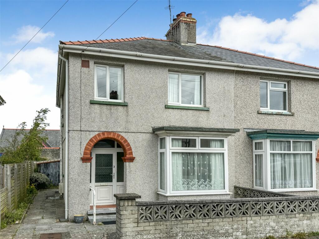 3 bedroom semidetached house for sale in Cleveland Avenue, Tywyn