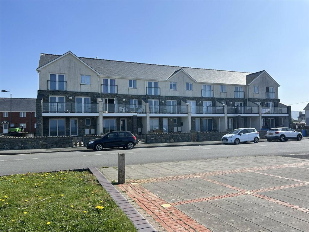 Main image of property: Marine Parade, Tywyn, Gwynedd, LL36