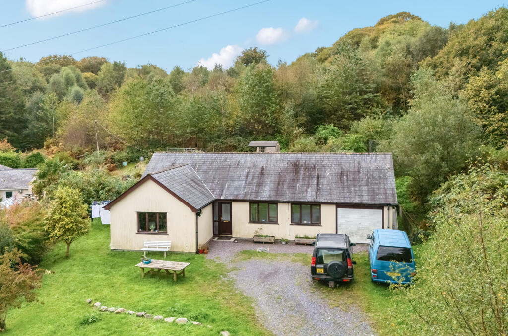Main image of property: Aberdovey, Gwynedd, LL35