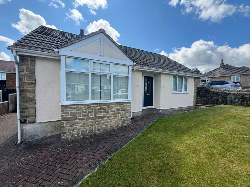 Main image of property: Greenside, Hoylandswaine, Sheffield, South Yorkshire, S36 7JH
