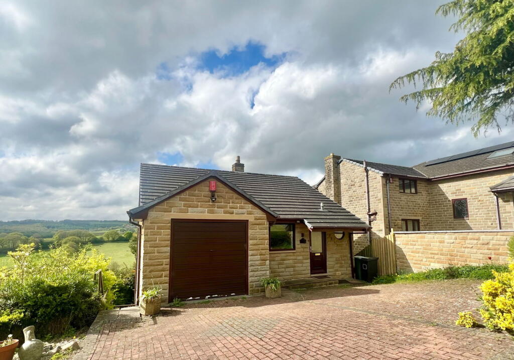 Main image of property: Daleside, Dewsbury, WF12 0PJ