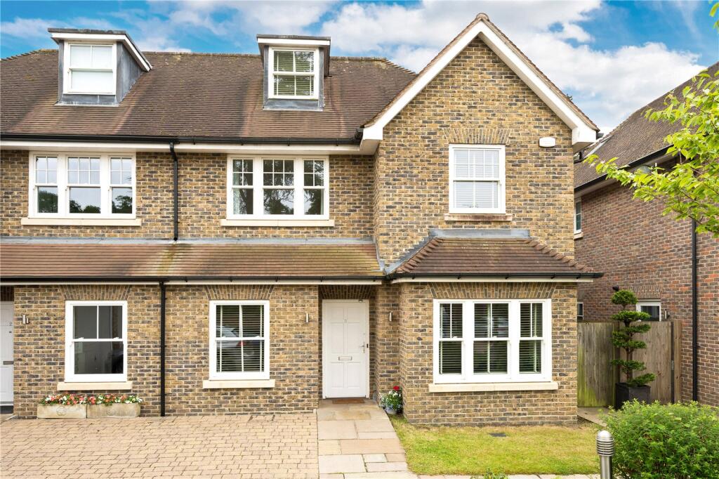 Main image of property: Little Orchard Place, Esher, Surrey, KT10